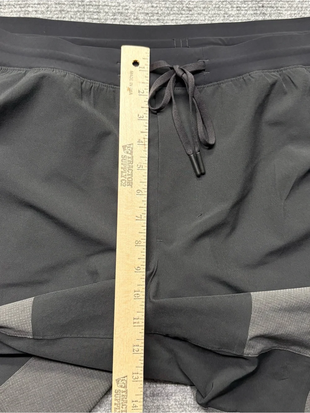 Lululemon Shorts Mens XL Black Gray Train to Beach 8